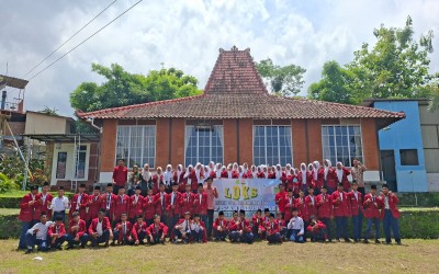 LDKS SMP Islam Darunniyah Tanamkan Kepemimpinan dan Disiplin di Joglo Park Pacet